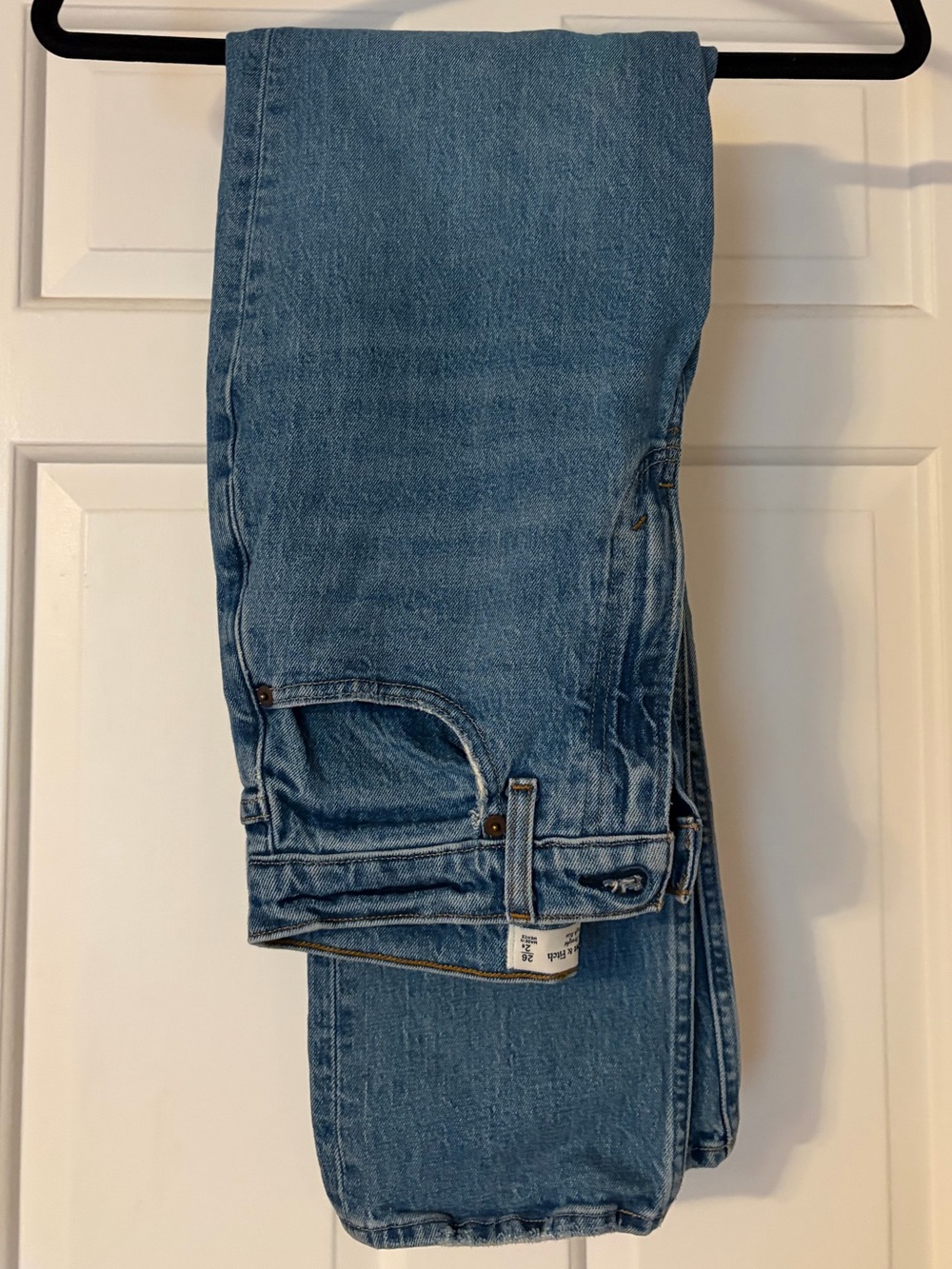 Abercrombie & Fitch Women's Straight Leg 90’s Mid Blue Jeans